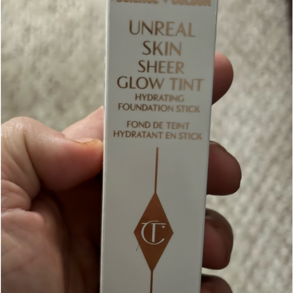 Charlotte Tllbury unreal skin glow hydrating foundation stick